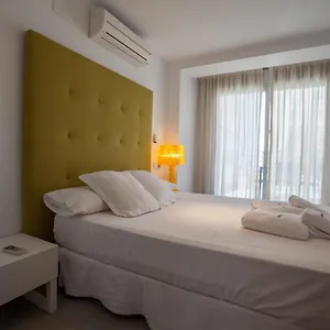 https://malaga-beach-and-parking.es-andalucia.com