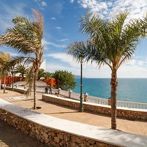 https://tuhillo-2d-seaview-apartments-casasol.1costadelsol.com