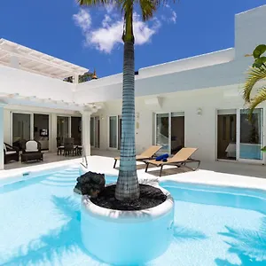 https://villa-103.in-canary-islands.com